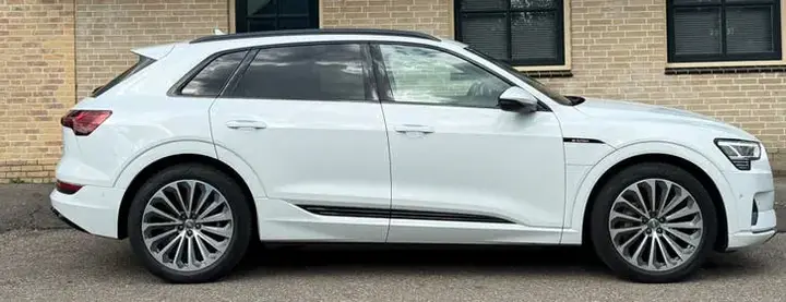 Audi E-Tron 2020 photo 2