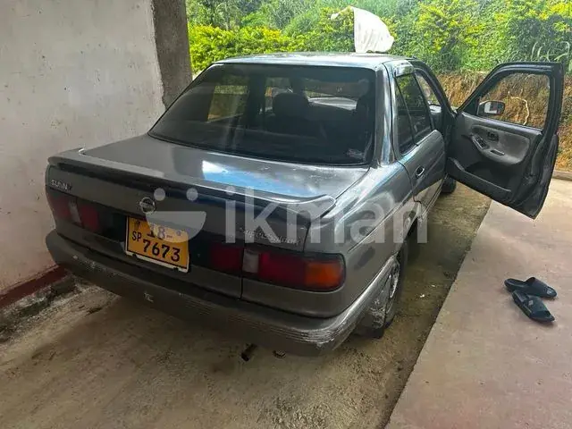 Nissan Sunny 1991 photo 2