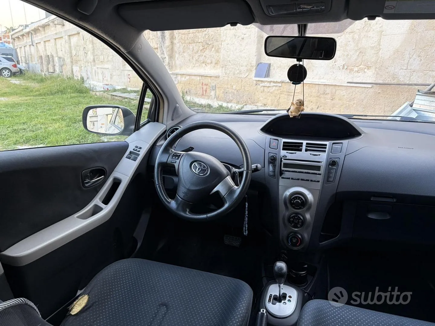 Toyota Yaris 2009 photo 3