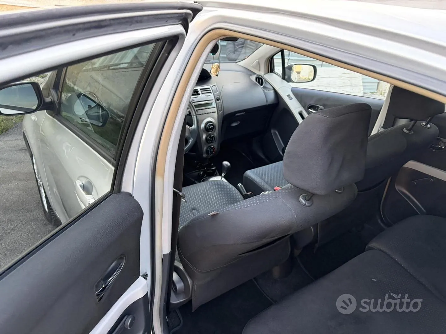 Toyota Yaris 2009 photo 5