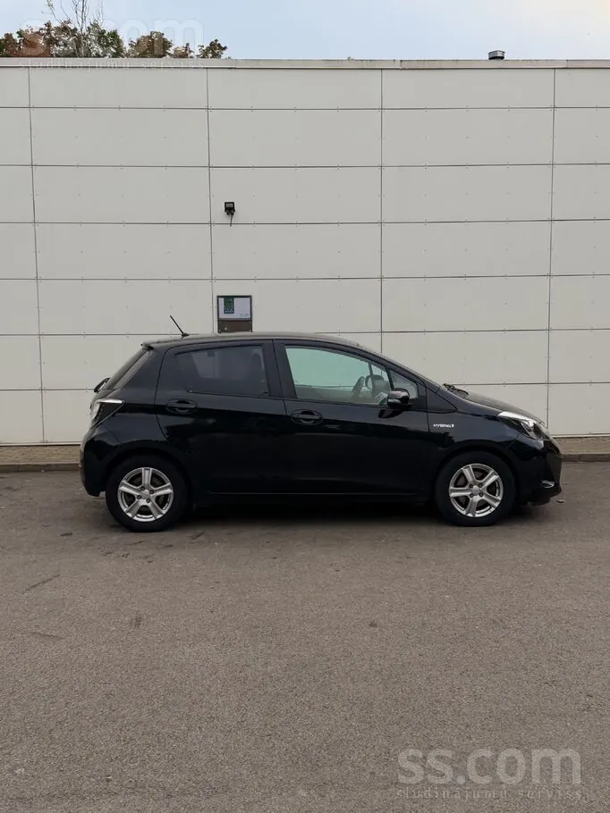 Toyota Yaris 2013 photo 5