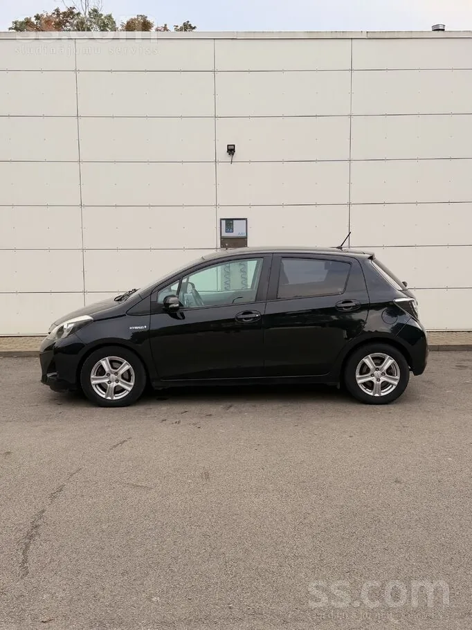 Toyota Yaris 2013 photo 4