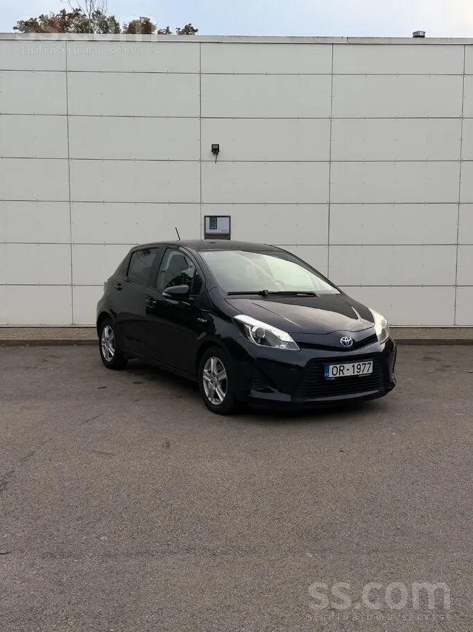 Toyota Yaris 2013 photo 2