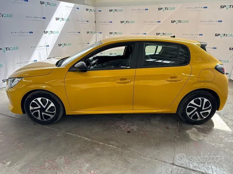 Peugeot 208 2023 photo 2