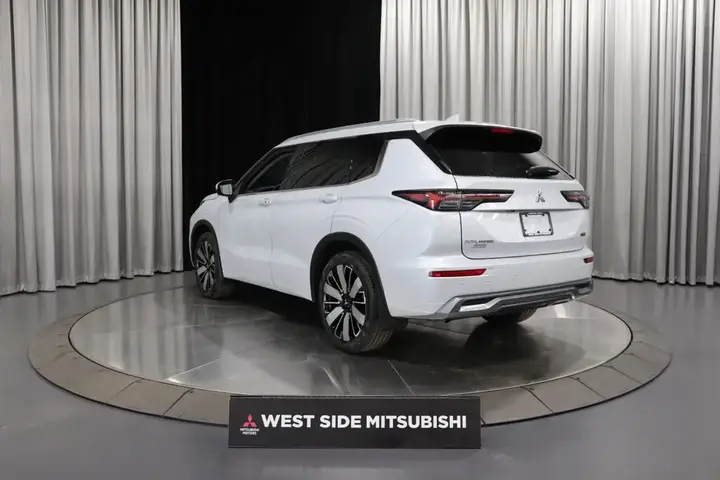 Mitsubishi Outlander 2026 photo 3