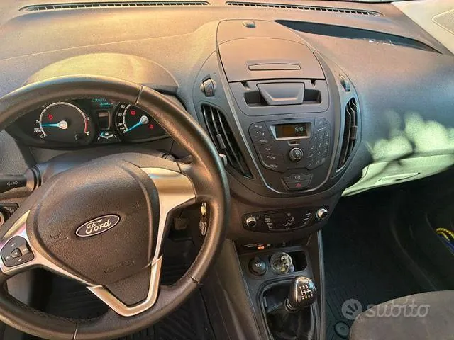 Ford Transit Courier 2023 photo 2
