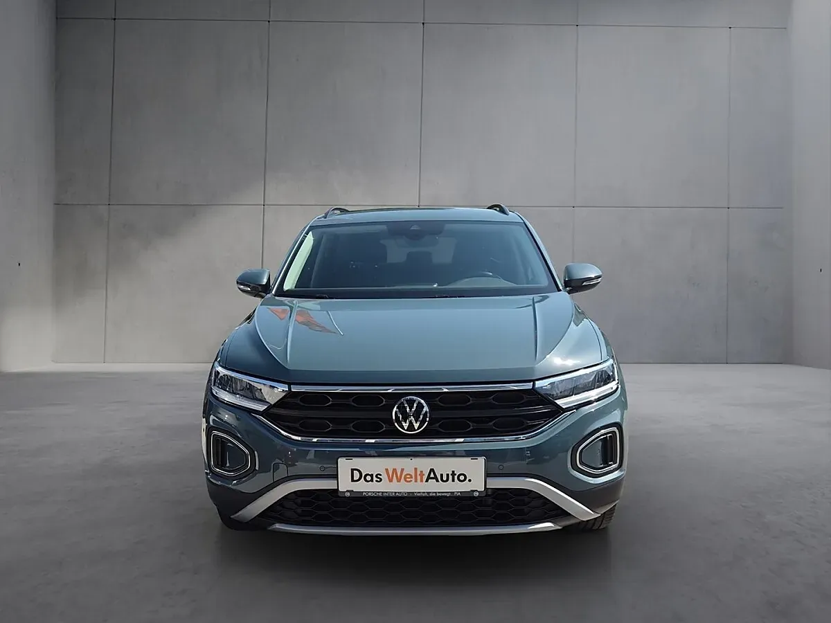 Volkswagen T-Roc 2023 photo 2