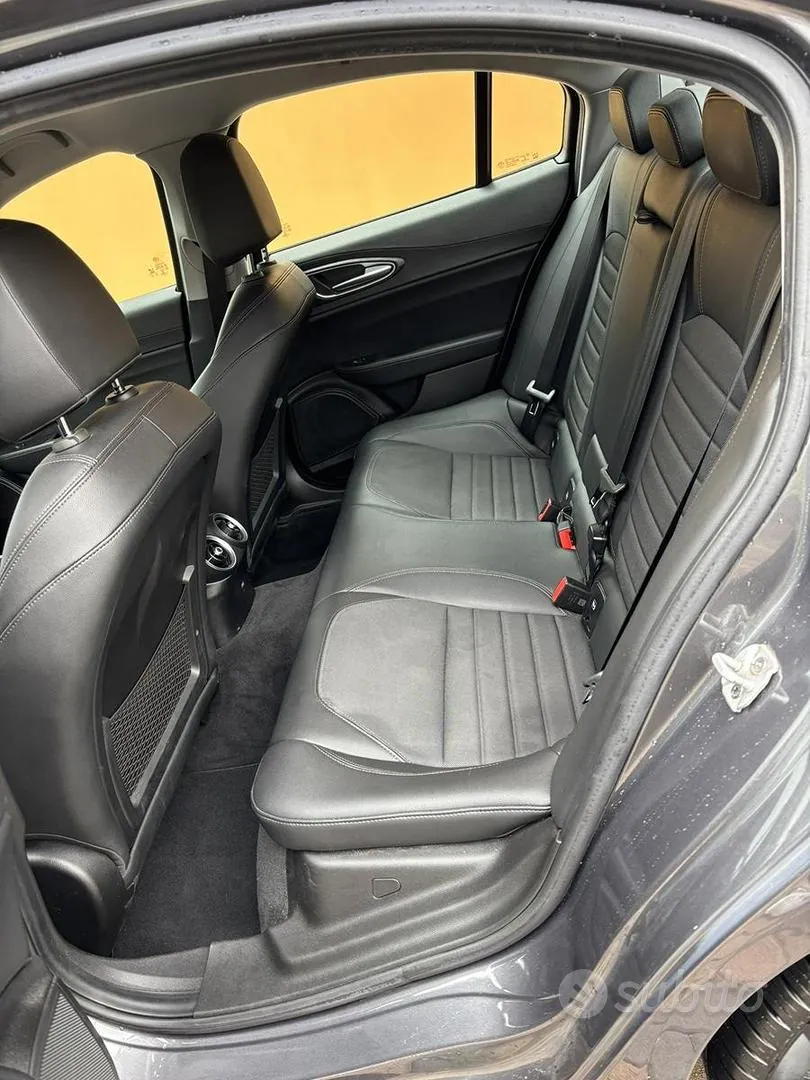 Alfa Romeo Giulia 2019 photo 3
