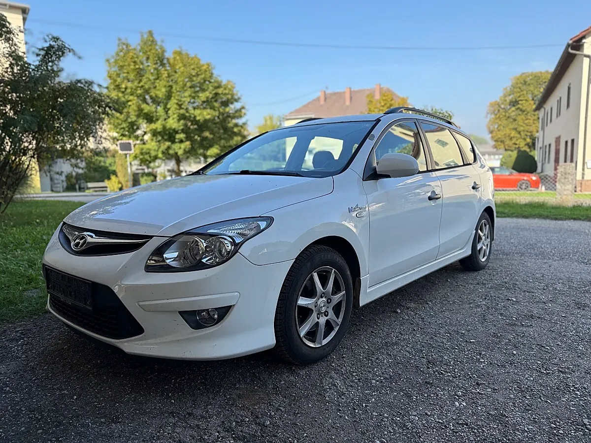 Hyundai I30 2011 photo 2
