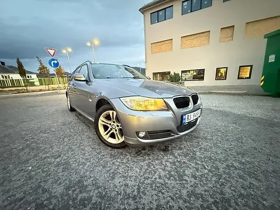 BMW 318D 2009 photo 2