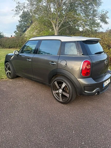 Mini Countryman Cooper S 2011 photo 2