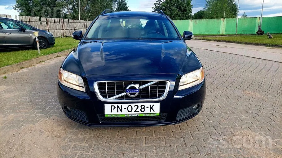 Volvo V70 2009 photo 3