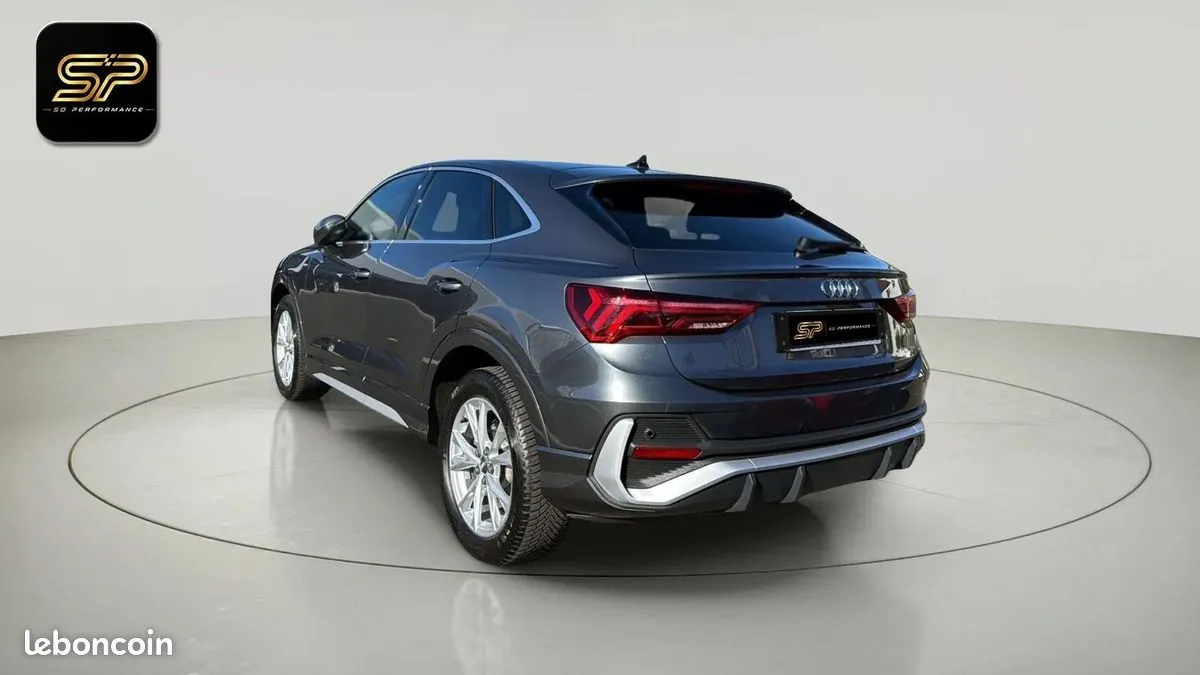 Audi Q3 2020 photo 2