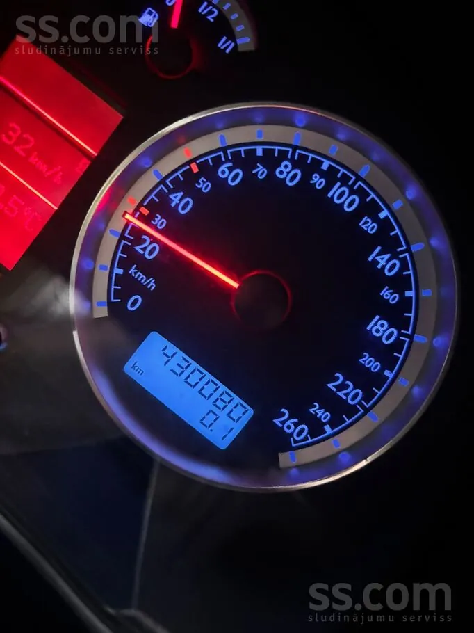 Volkswagen Bora 2003 photo 4