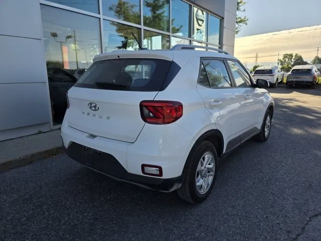 Hyundai Venue 2023 photo 3