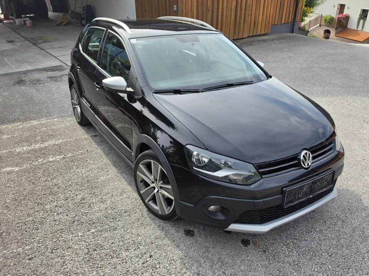 Volkswagen Polo 2012 photo 2
