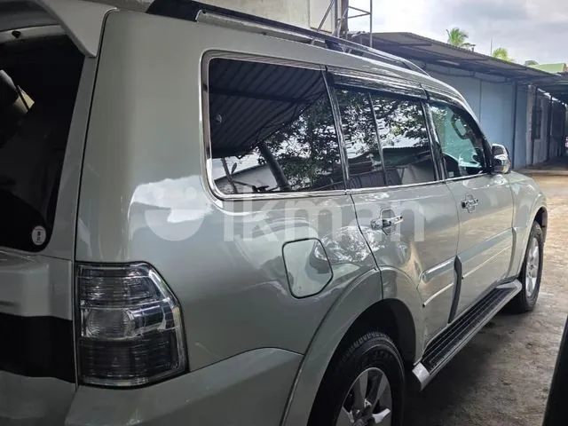 Mitsubishi Montero 2015 photo 2
