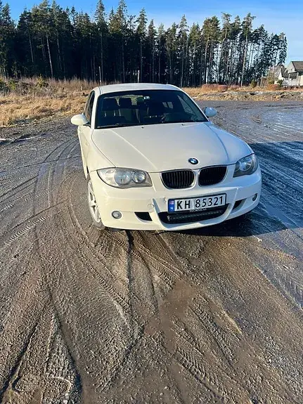 BMW 118D 2009 photo 4