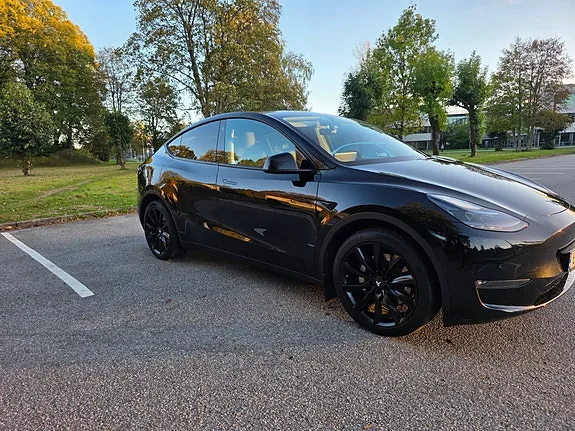 Tesla Model Y 2022 photo 3
