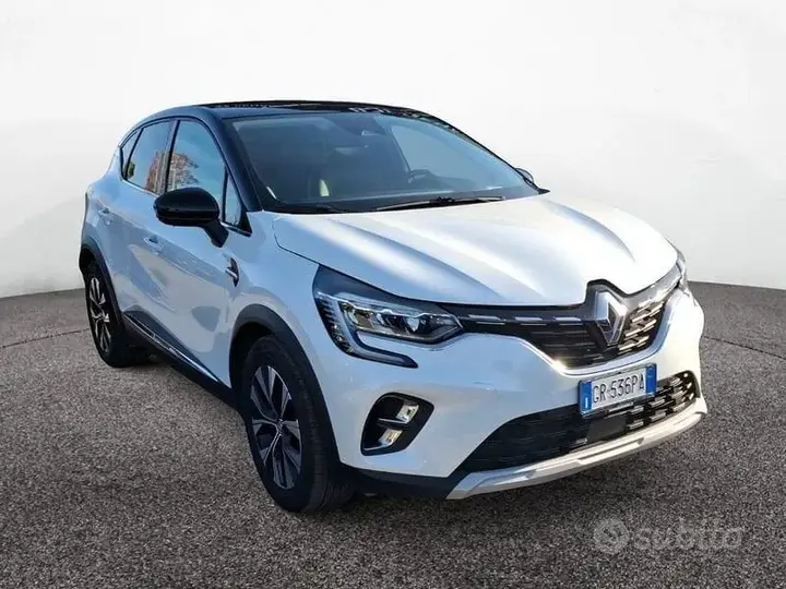 Renault Captur 2023 photo 2