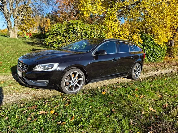 Volvo V60 2016 photo 2