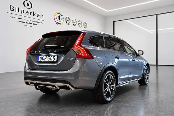 Volvo V60 Cross Country 2018 photo 2