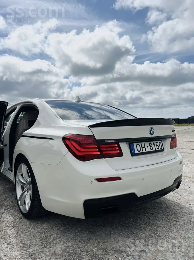 BMW 740 2010 photo 4