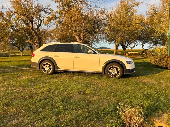 Audi A4 Allroad 2011 photo 3
