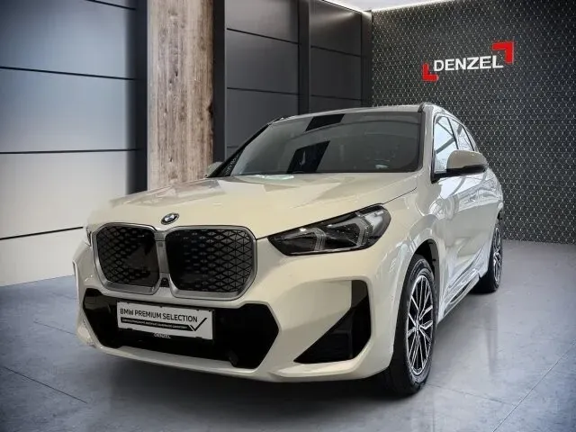 BMW Ix1 2026 photo 2