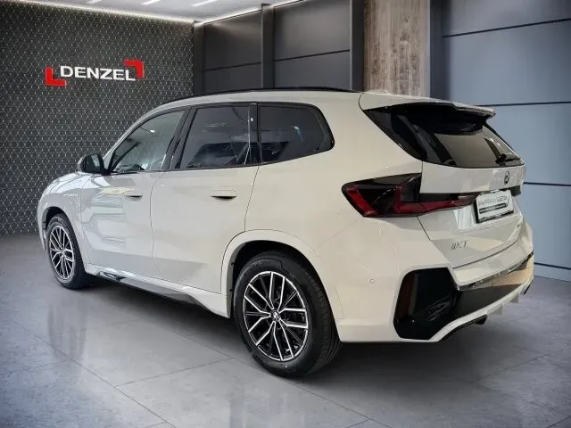 BMW Ix1 2026 photo 3