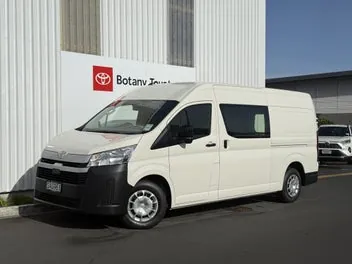 Toyota Hiace 2026 photo 2
