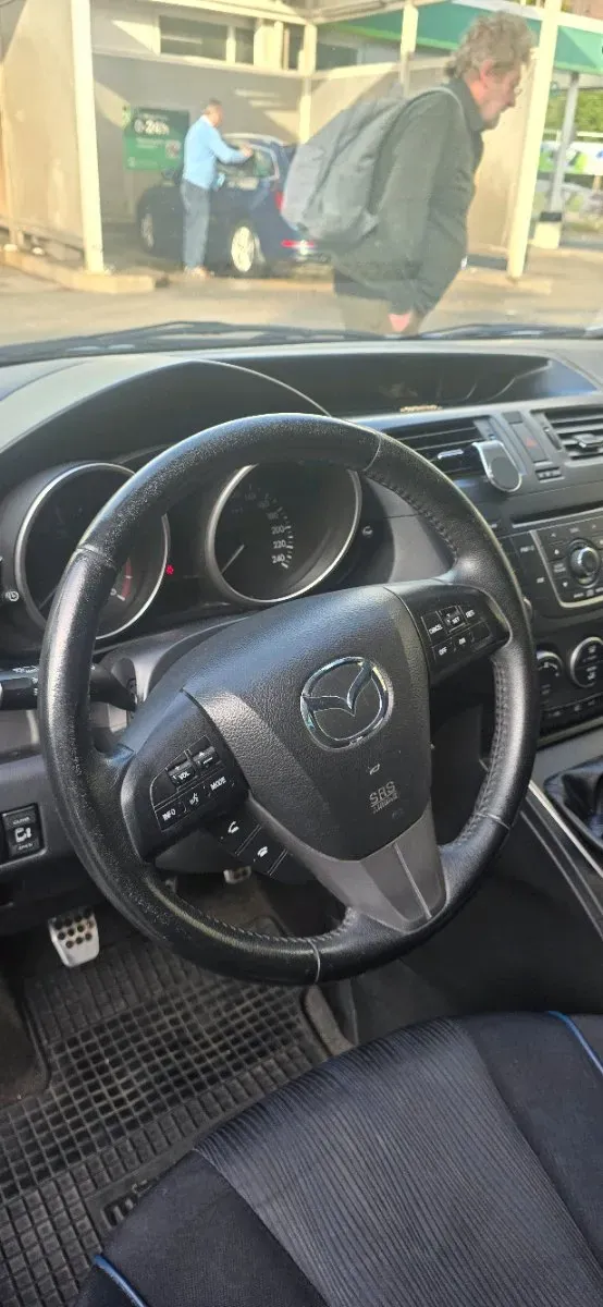 Mazda Mazda5