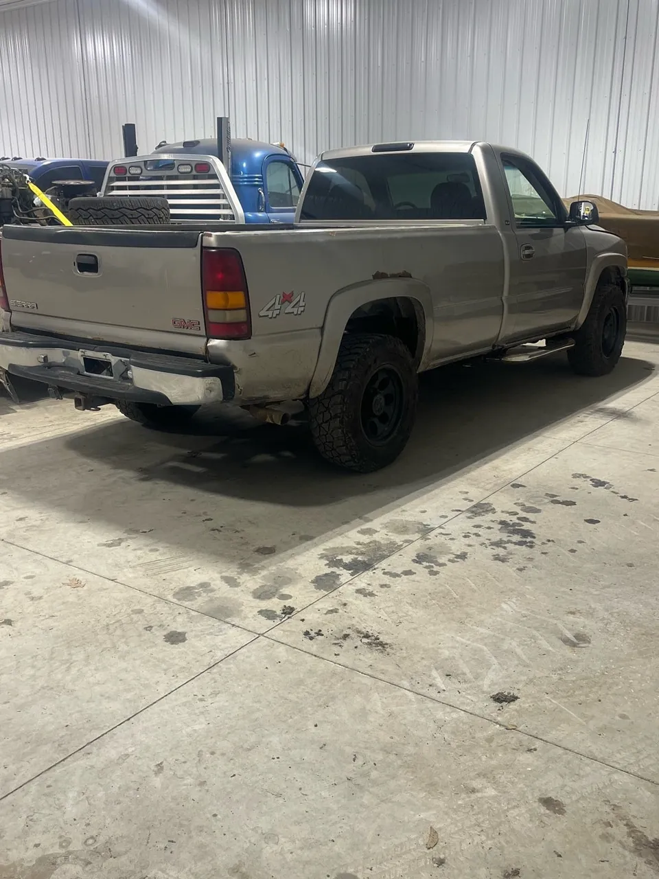 GMC Sierra 2500 2000 photo 2