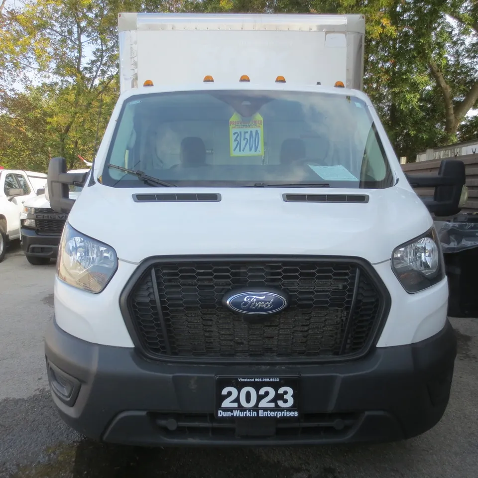 Ford Transit 2023 photo 2
