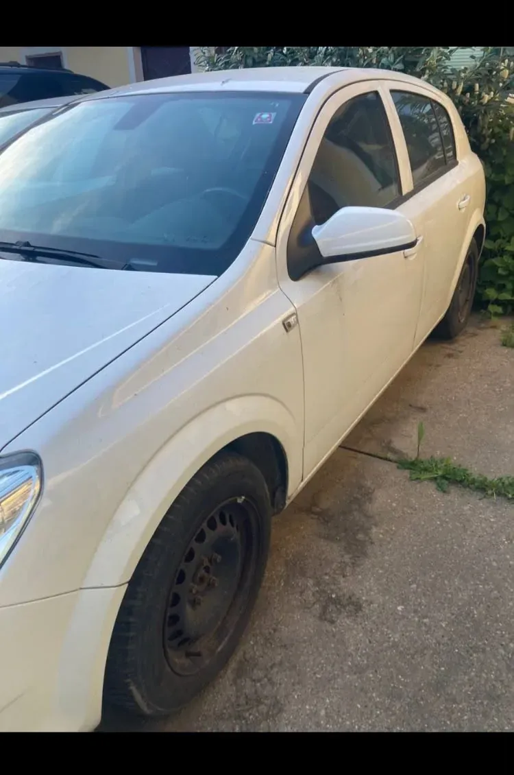 Opel Astra 2009 photo 3