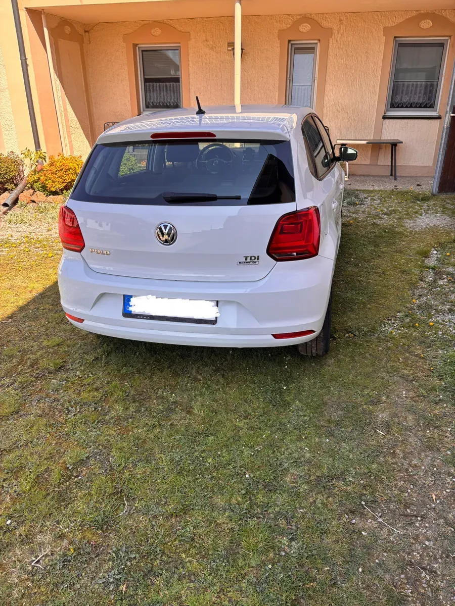 Volkswagen Polo 2015 photo 2