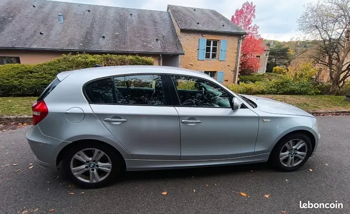 BMW Series 1 2010 photo 2