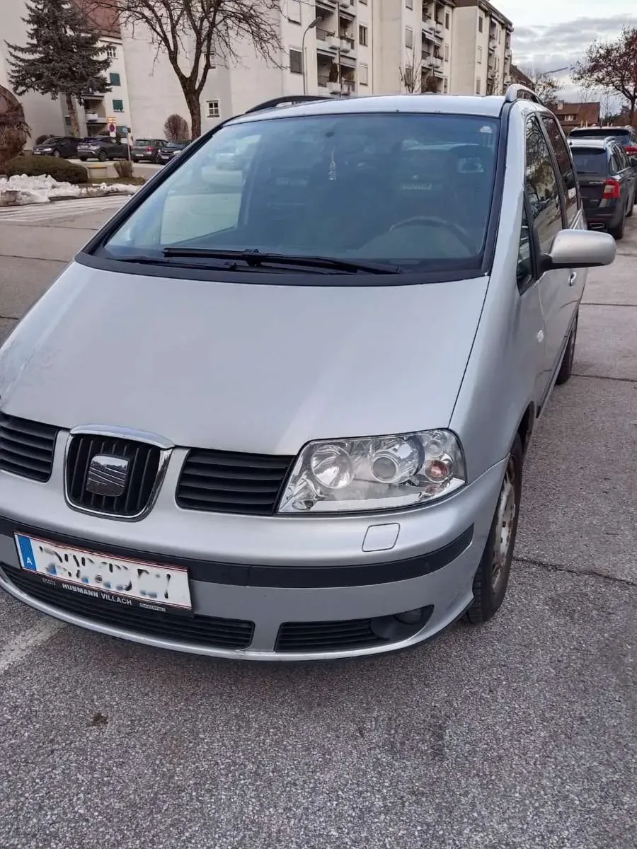 Seat Alhambra 2007 photo 2