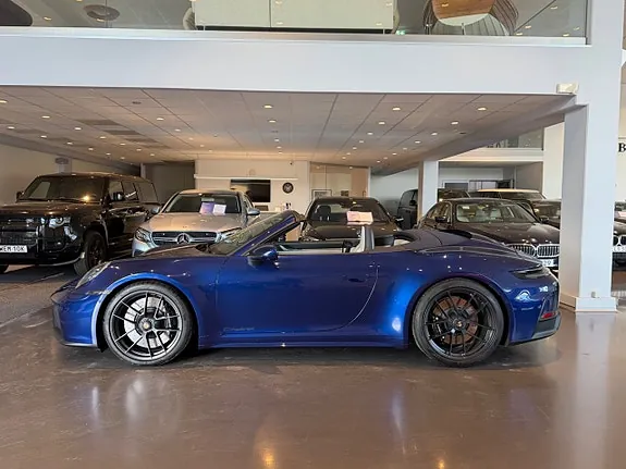Porsche 911 2025 photo 2