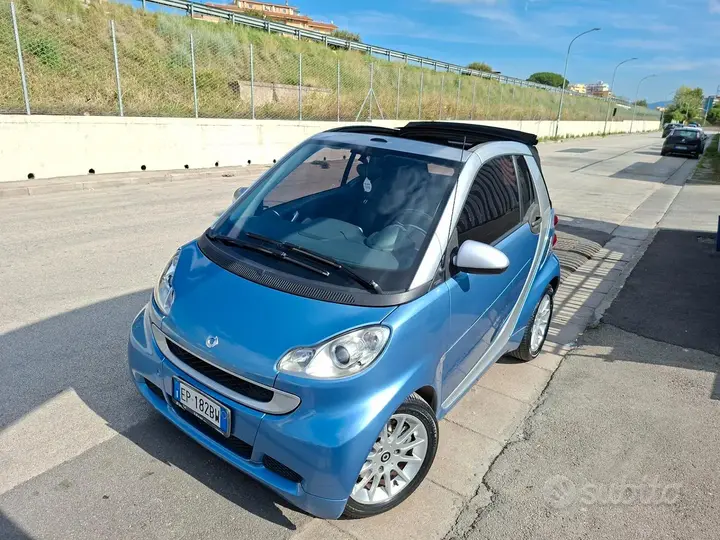 Smart Fortwo 2011 photo 3