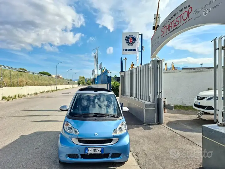 Smart Fortwo 2011 photo 2