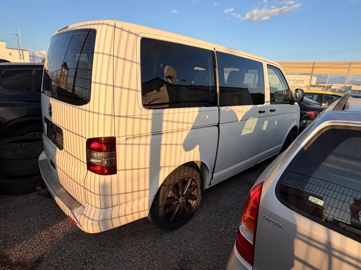 Volkswagen T5 2008 photo 3