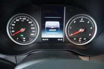 Mercedes-Benz C-Class 2018 photo 2