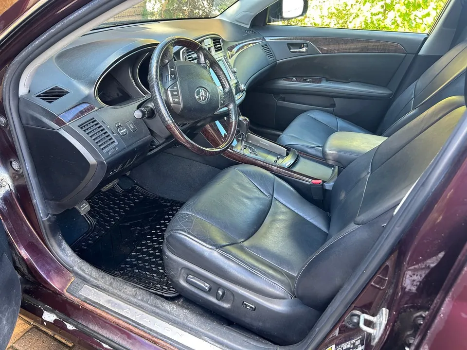 Toyota Avalon 2011 photo 5