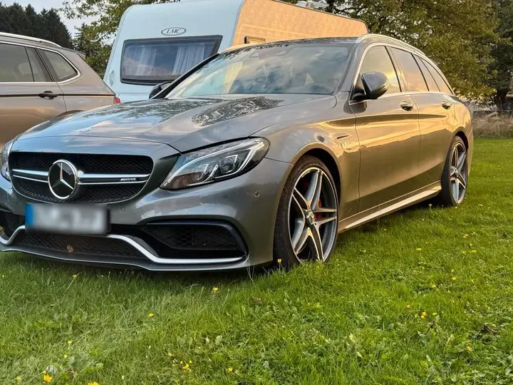 Mercedes-Benz C63 S Amg