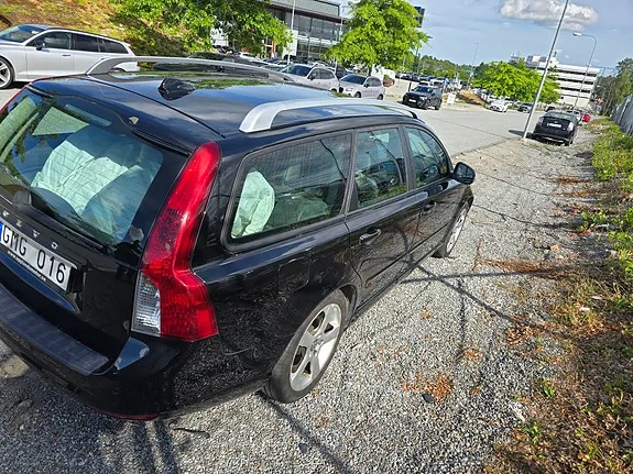 Volvo V50 2012 photo 2