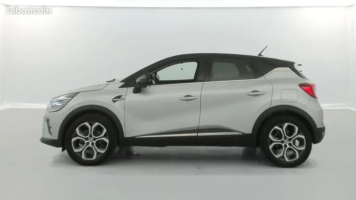 Renault Captur 2022 photo 2