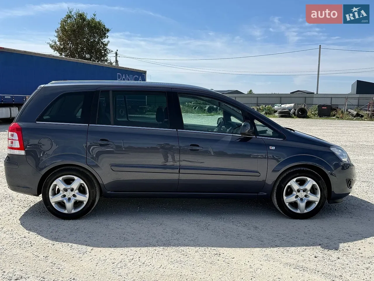 Opel Zafira 2011 photo 5