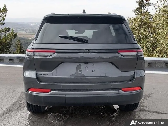 Jeep Grand Cherokee Altitude 2026 photo 5