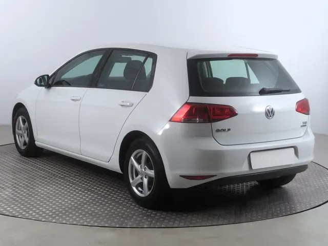 Volkswagen Golf 2013 photo 3
